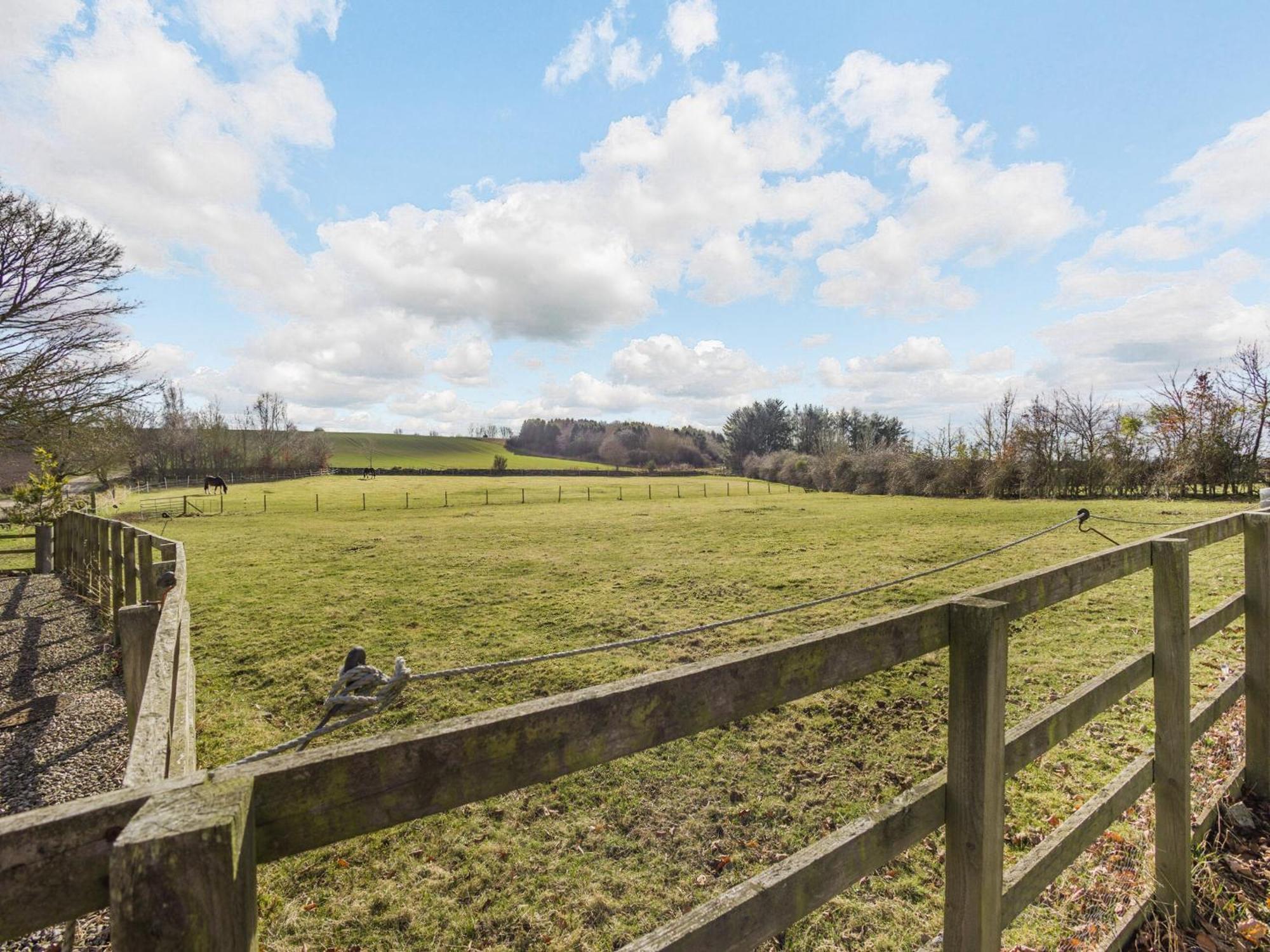 Appletree Cottage Kirkton of Tealing Exteriör bild